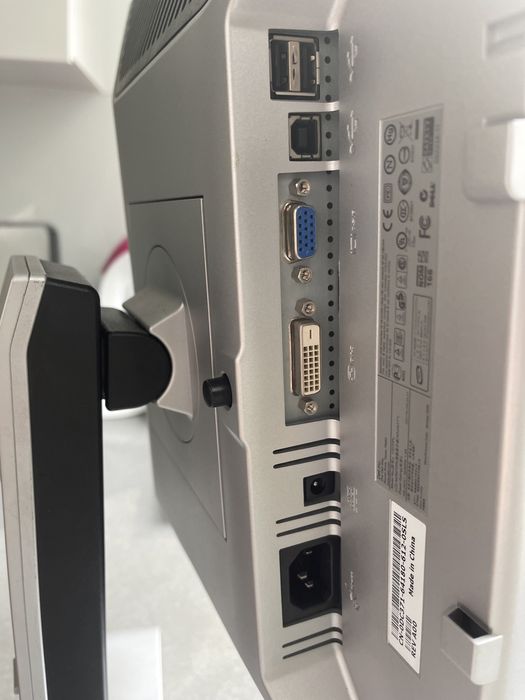 Monitor DEL LCD 17”