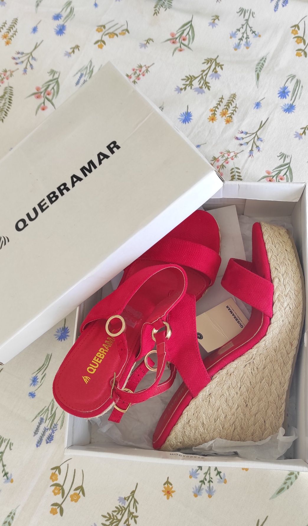 Sandálias vermelhas novas Quebramar tam. 40