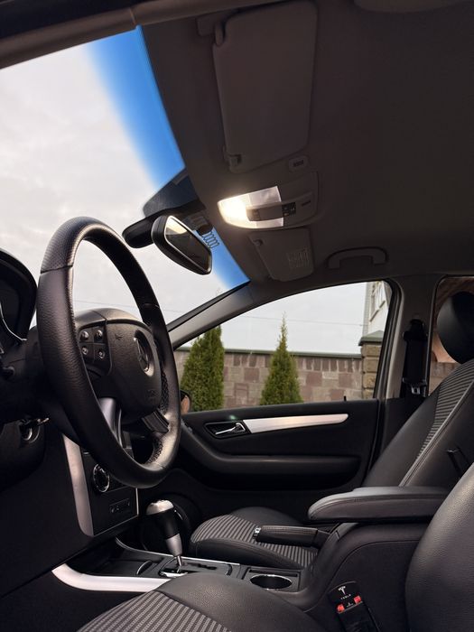 Продам мерседес В200