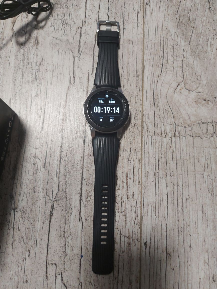 Умные часы Samsung Galaxy Watch (R-800)