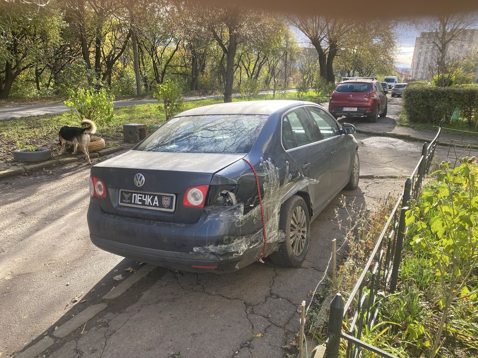 Volkswagen Jetta 1.9cdi на повному ходу