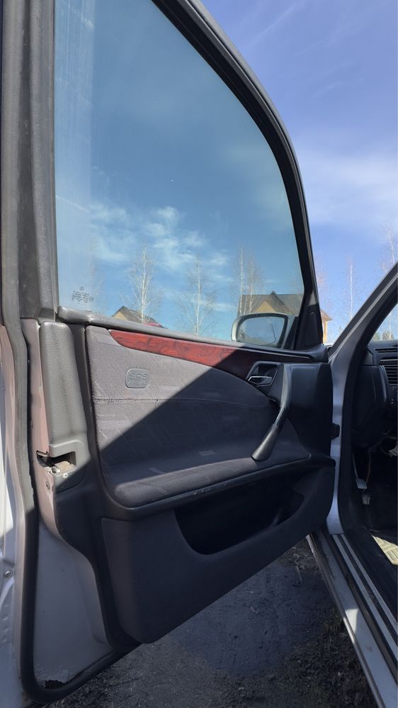 Розбор Мерседеса W210 рест на моторі 3.2