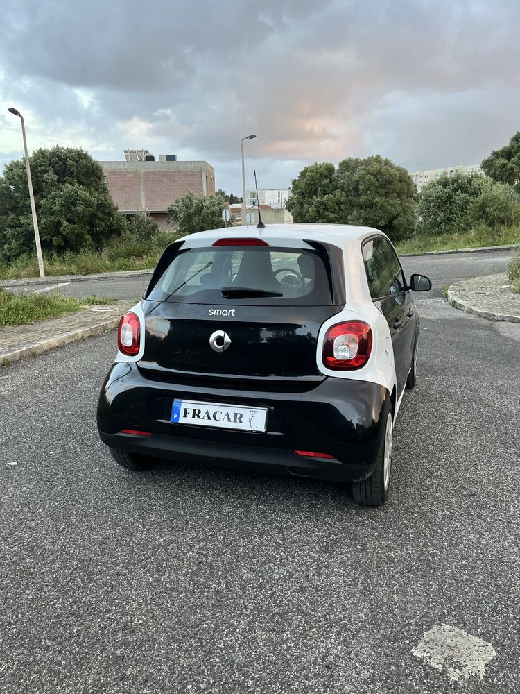 Smart ForFour Black&White