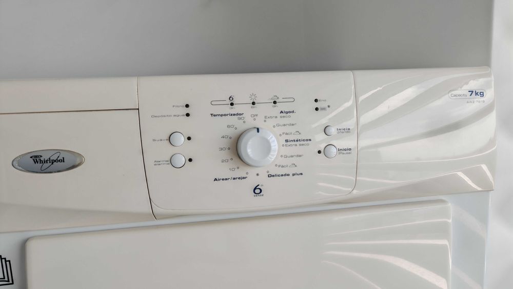 Máquina de secar roupa