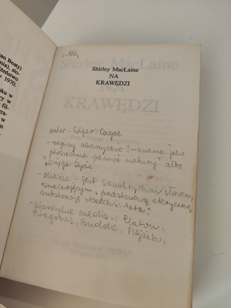 Na krawędzi - Shirley MacLaine .
