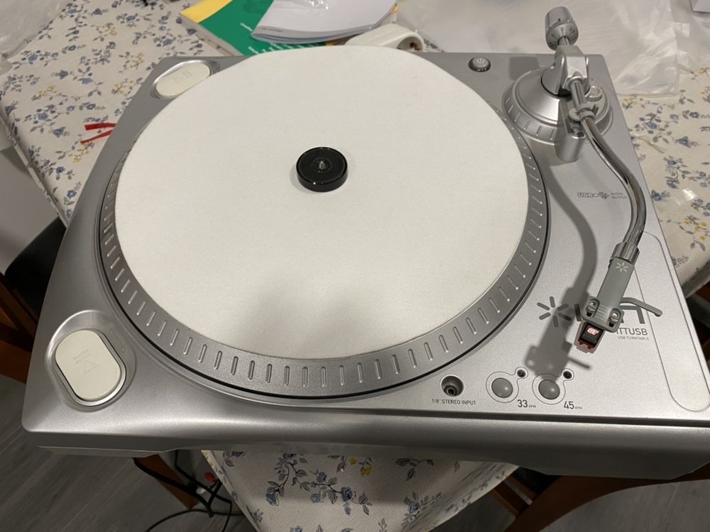 Gira Discos ION iTTUSB Turntable