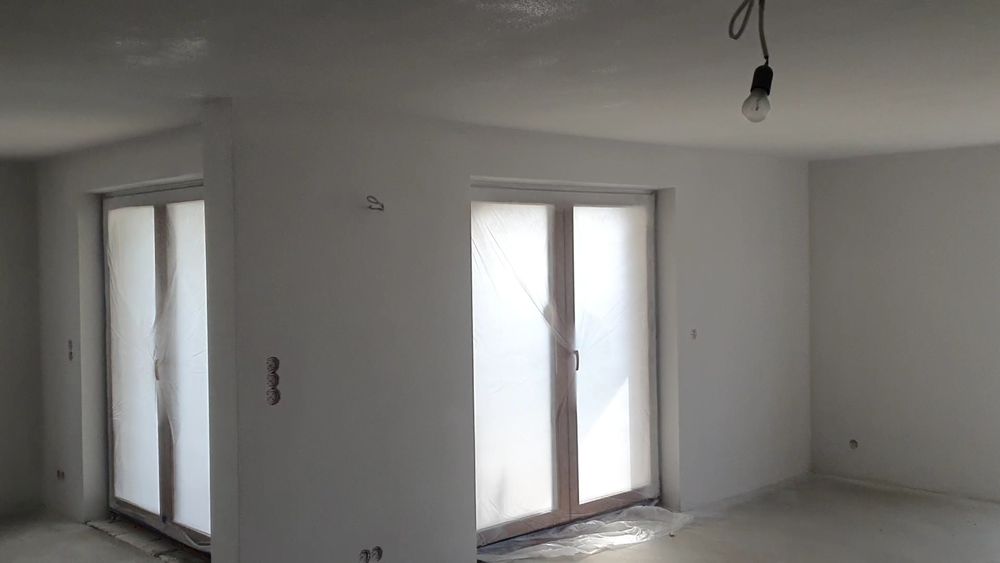 Malowanie agregatem, natryskiem .