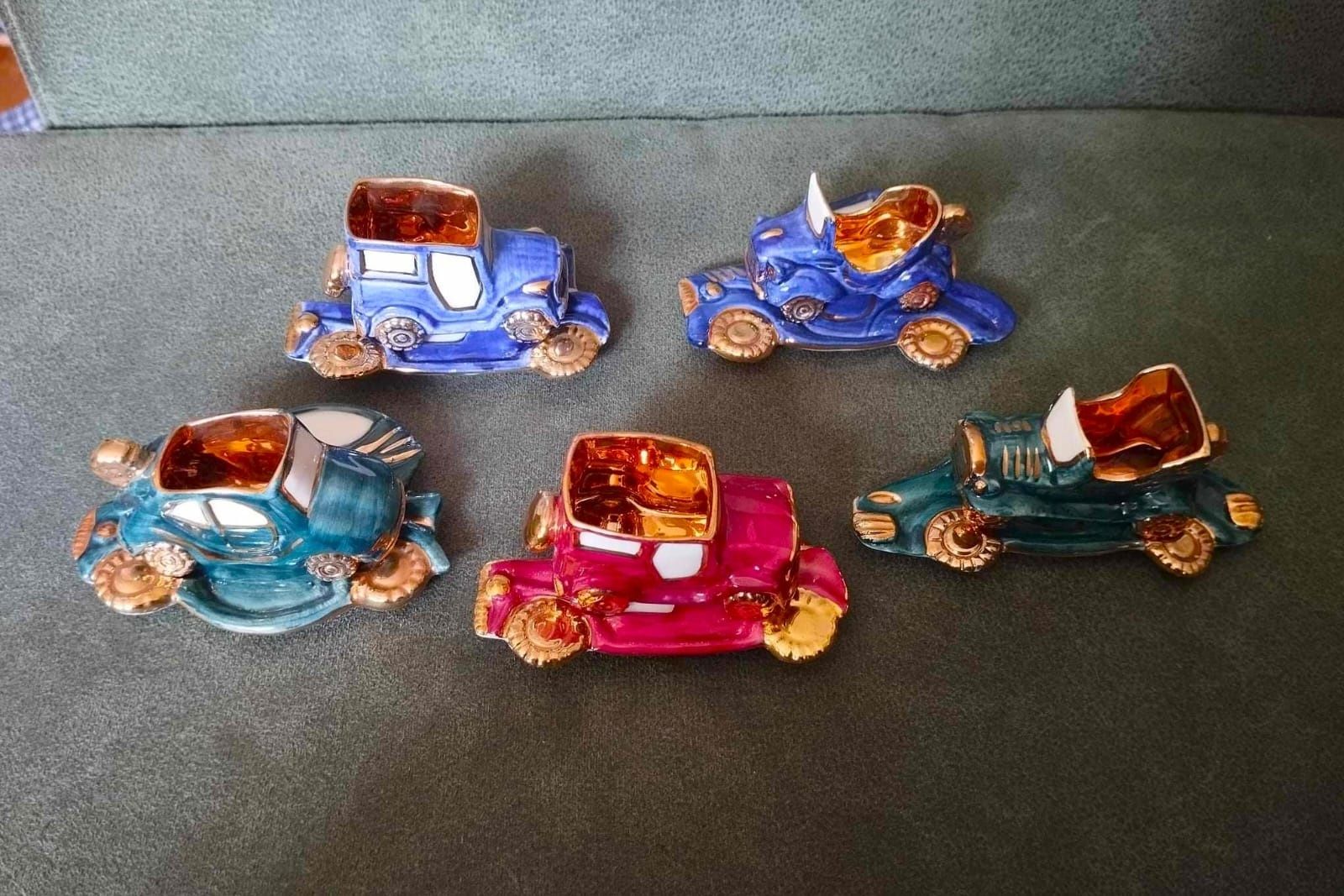 Chávenas em Forma de Carros Pintadas a Mão da Marca Porcelanas Portuga