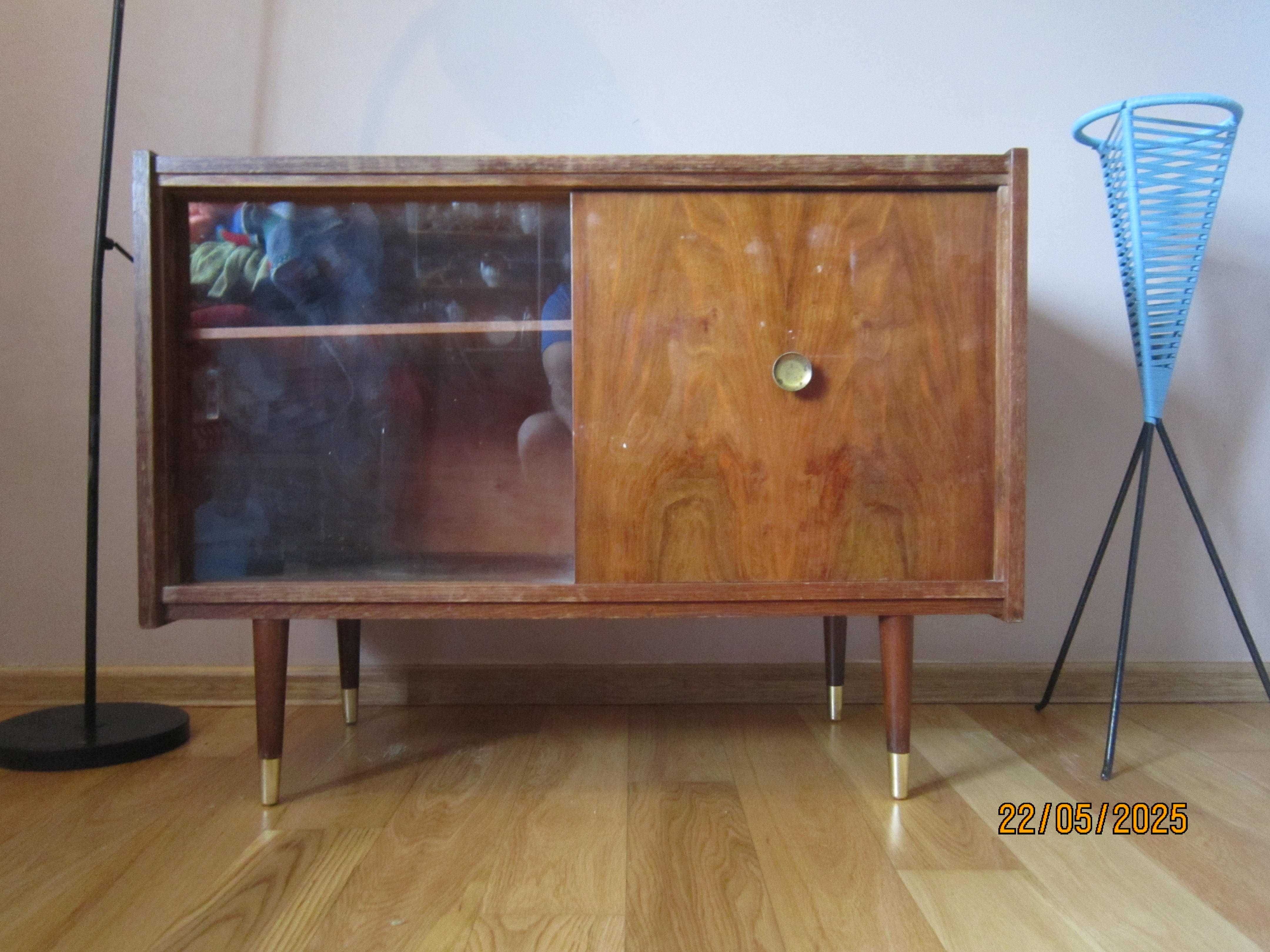 komoda DDR  model 575