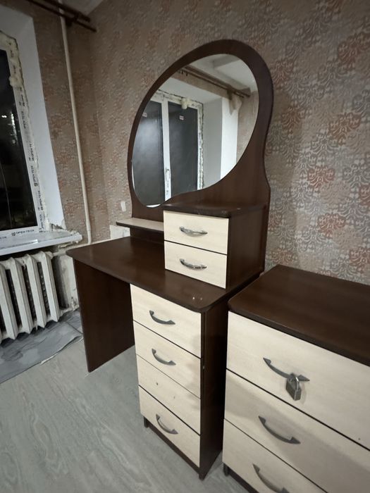 Продам комод и стол