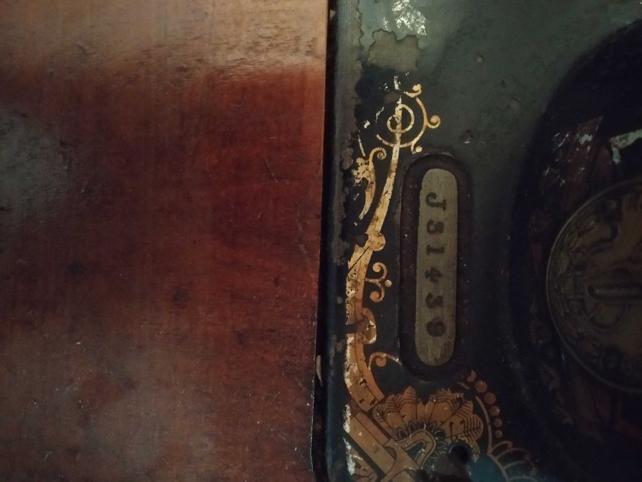 Máquina de Costura Antiga