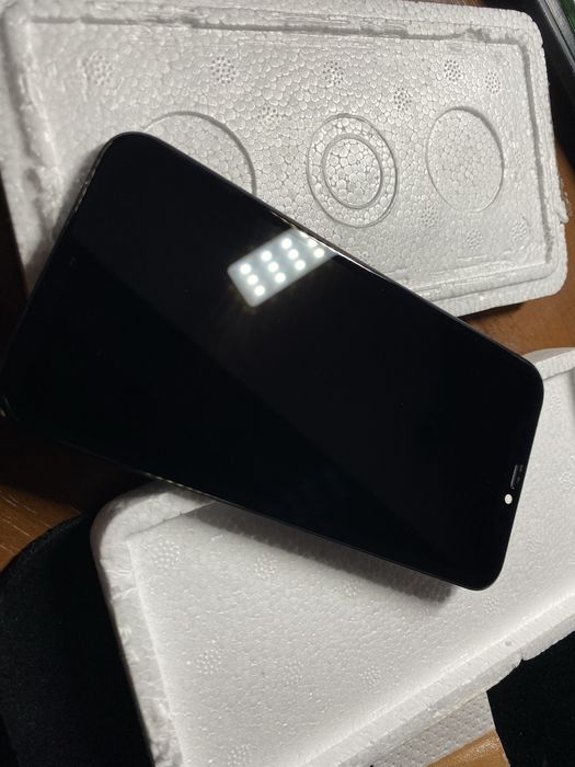 Дисплей iPhone 11