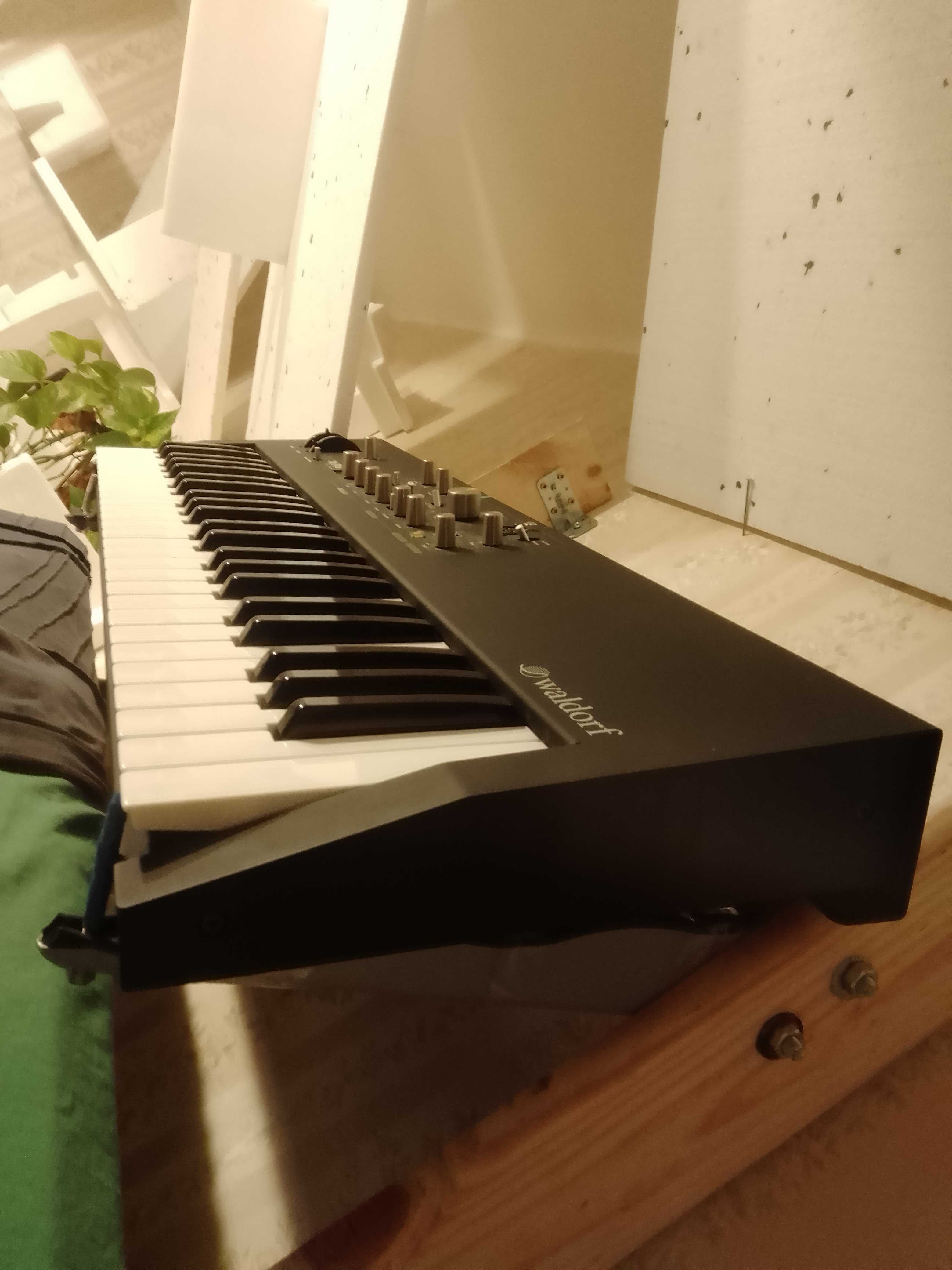 Waldorf STVC string machine vocoder syntezator