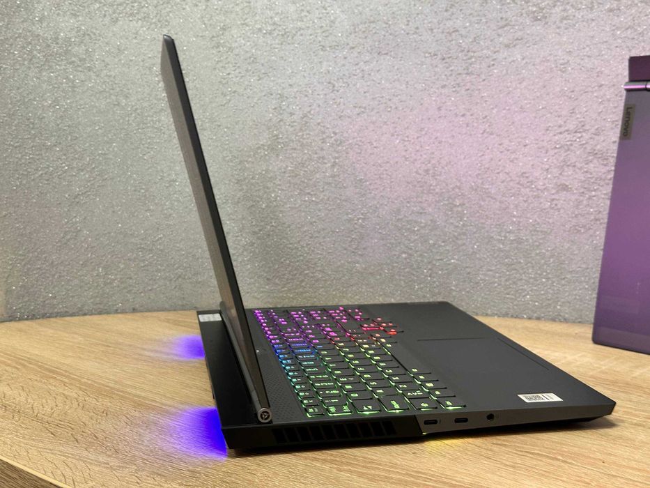 Ігровий Ноутбук Lenovo Legion 7 i7-10750H/16 DDR/1Tb RTX2070 SUPER 8Gb