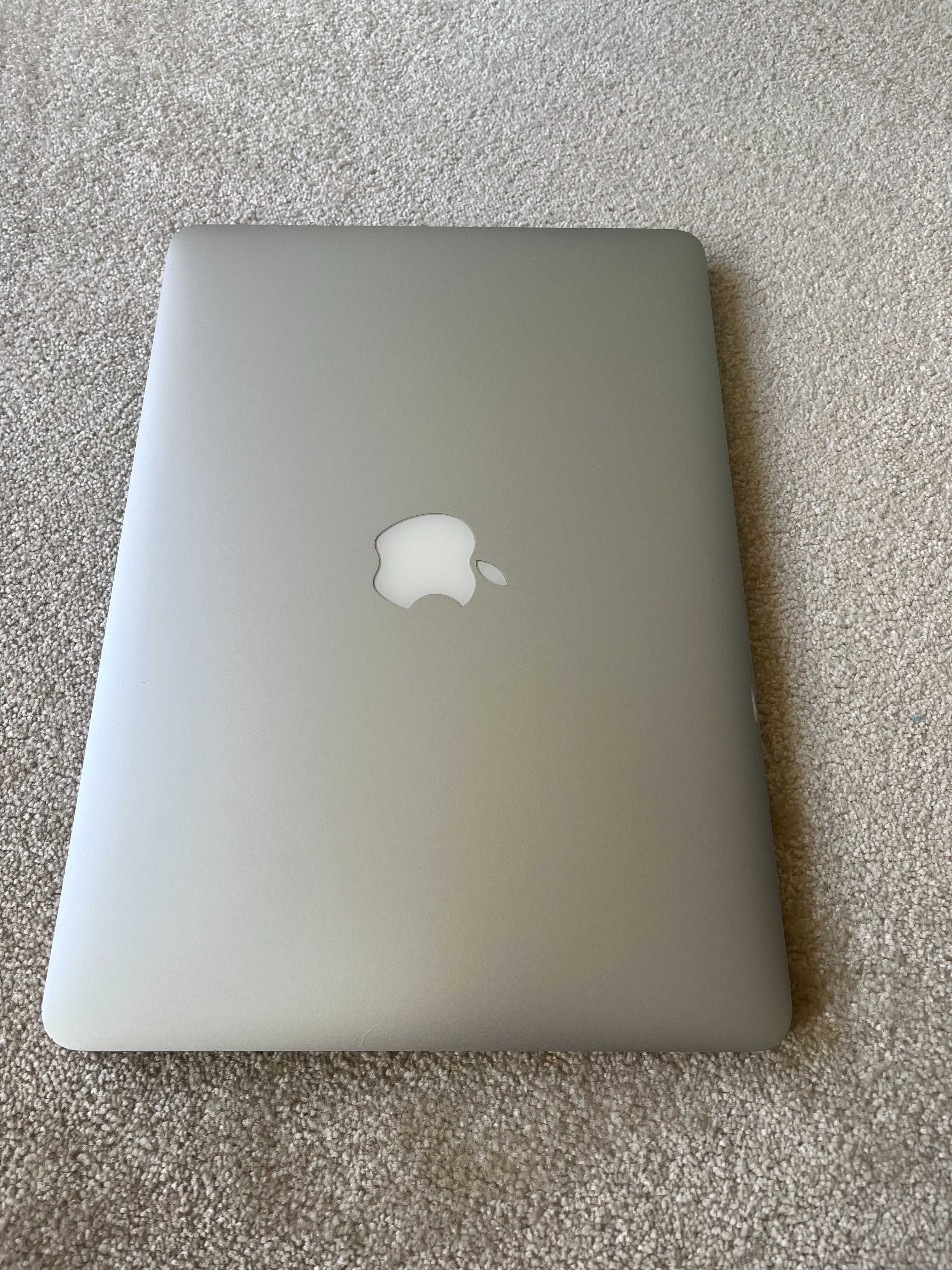 Macbook Pro 13" 2015: Intel Core i5 2.7GHz / 16 RAM / 256 SSD (супер)