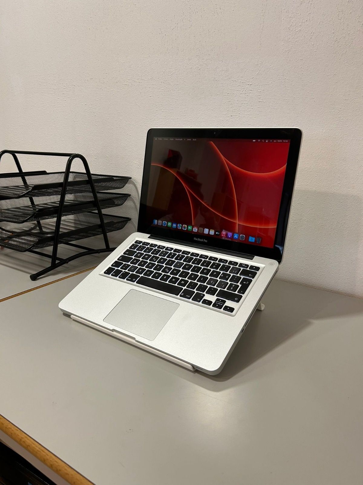 Apple MacBook Pro - Impecável a funcionar 100%

Escolher Categori