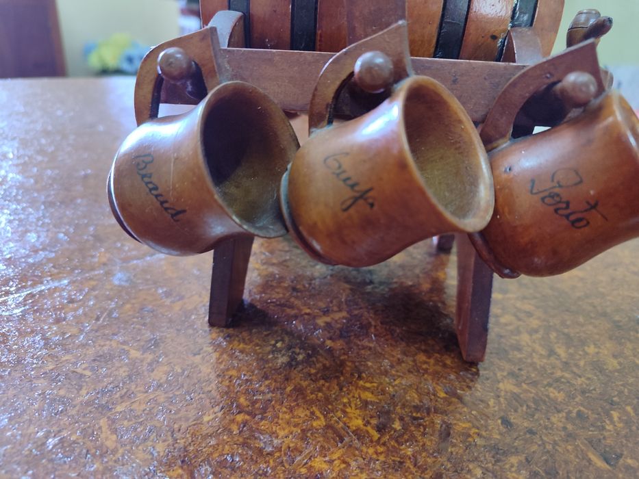 Pipas com copos - artesanato