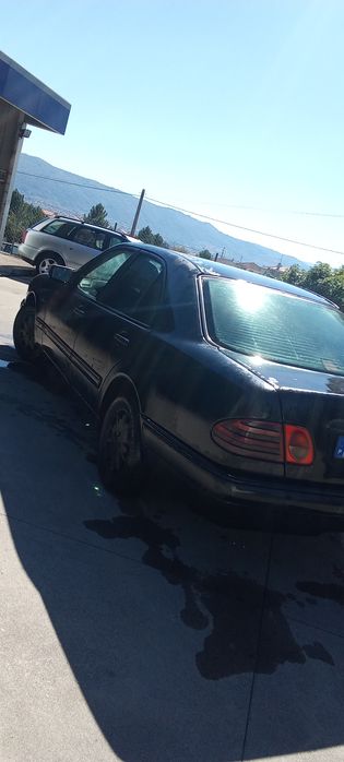 Mercedes Benz E220