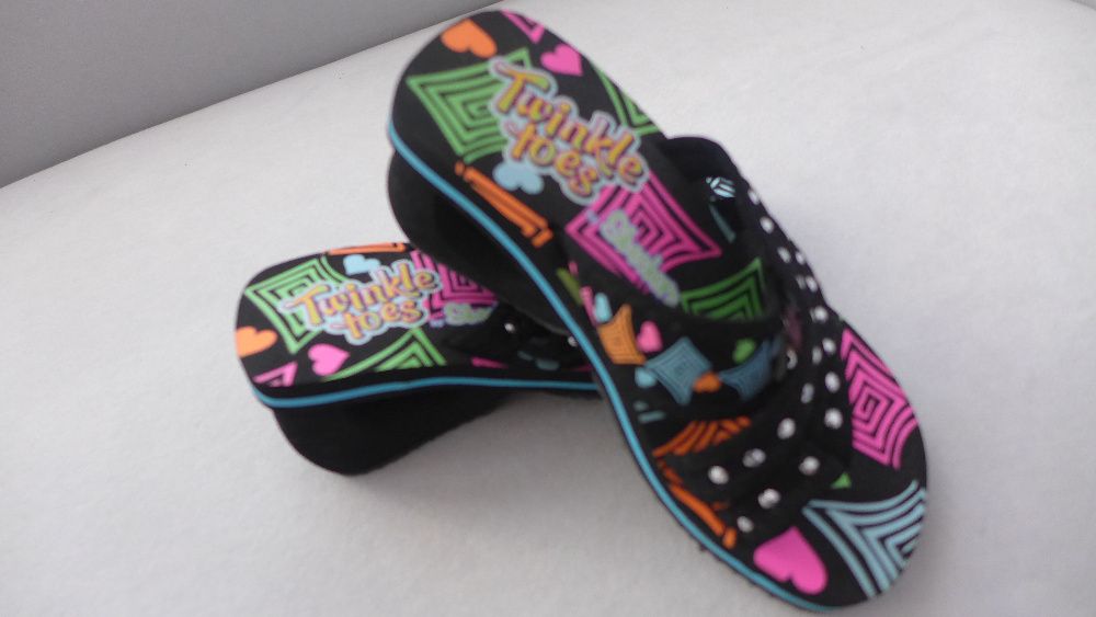 Klapki sandałki jak nowe na obcasiku Skechers roz 28