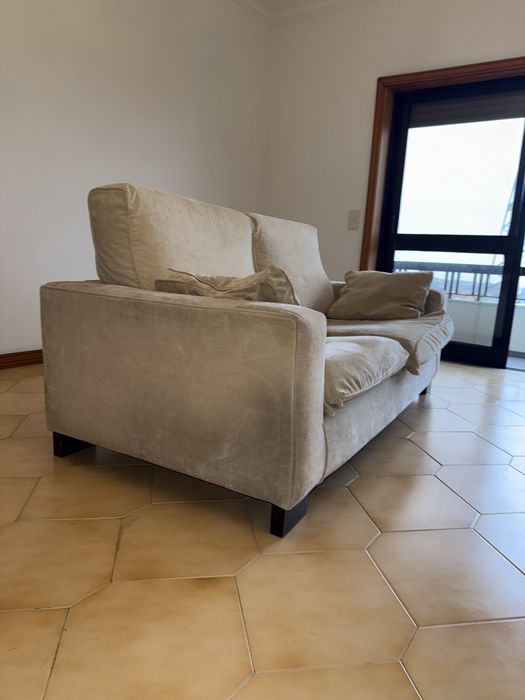 Sofa Bege com almofadas 195cm