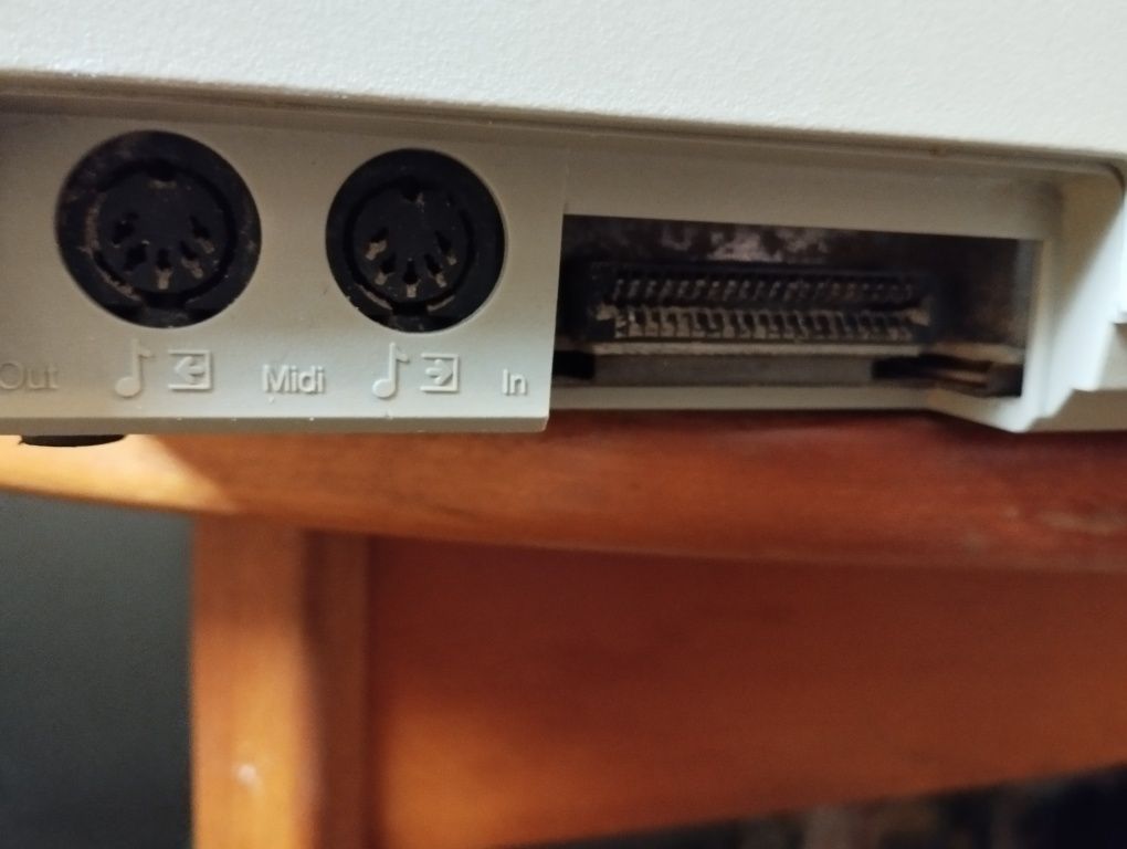 Komputer Atari 1040 STE lata 80te