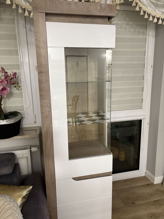 Witryna z Agata Meble