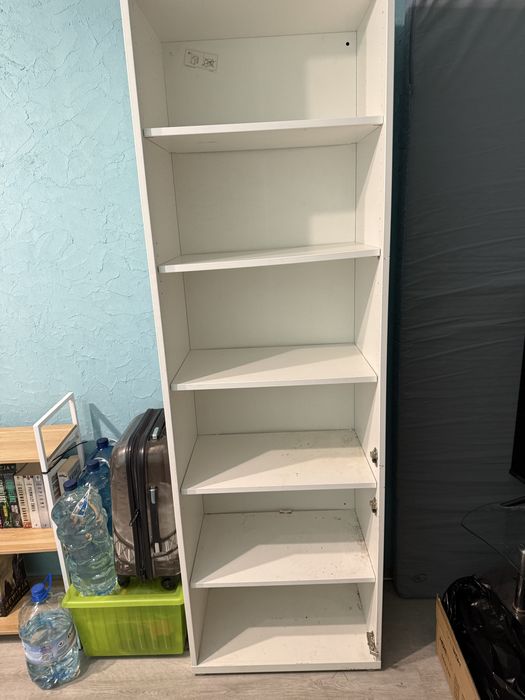 Szafa wysoka biała