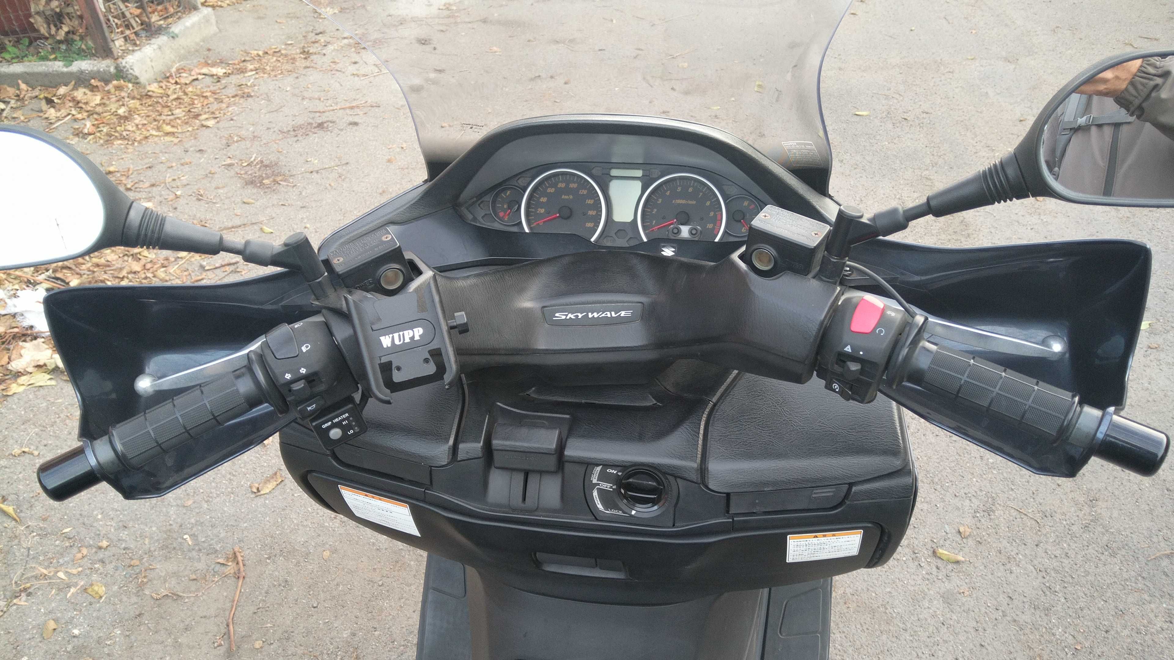 Максискутер Suzuki Skywave 400 ABS