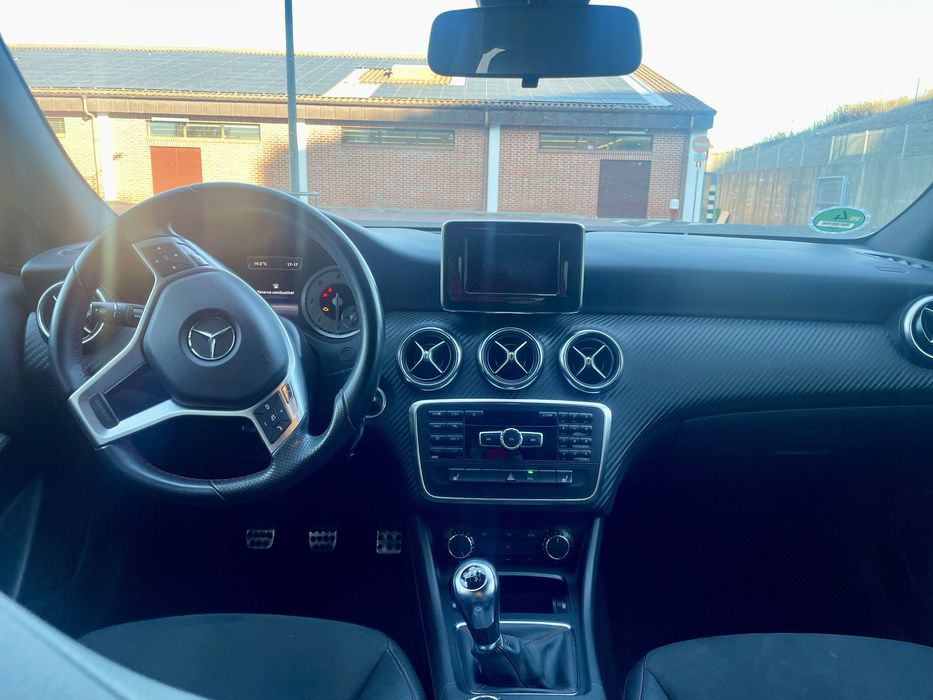 Mercedes A200 AMG Leds Est. c/ Pele Alcantra Camera Traseira
