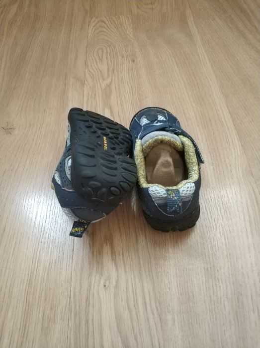 Ténis Merrell Tam.  22