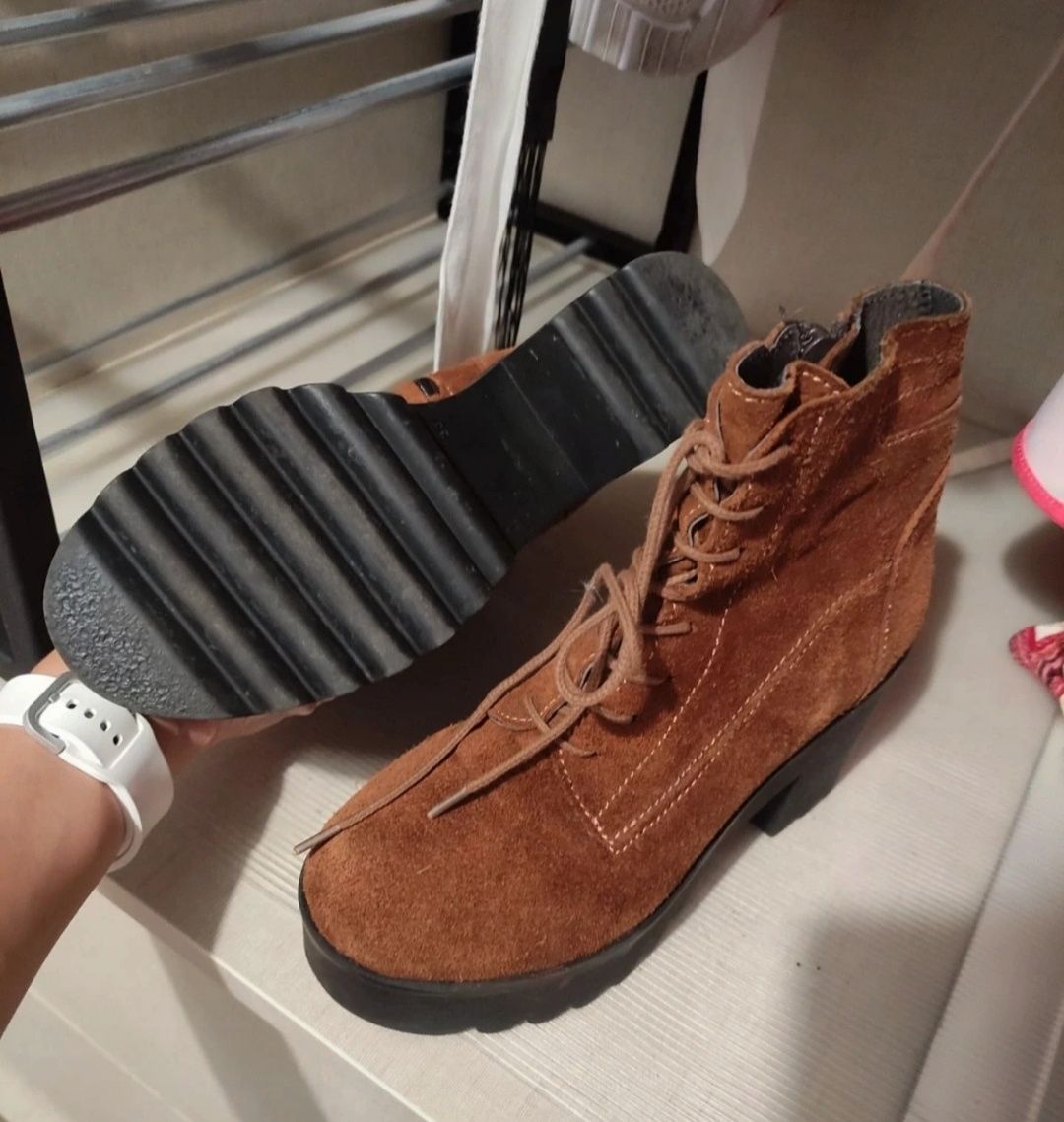 Botins Couro Camel Max