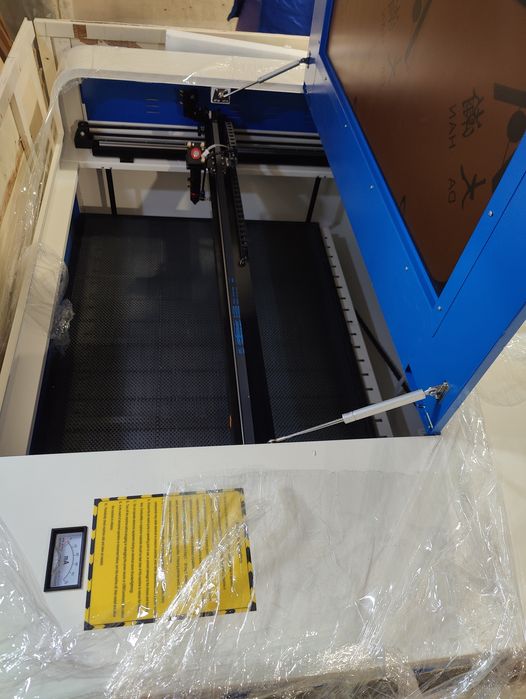 Лазерний верстат 1080 Reci 100в CO2 ruida