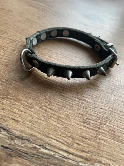 Skórzana czarna obroża dla małego psa, ćwieki