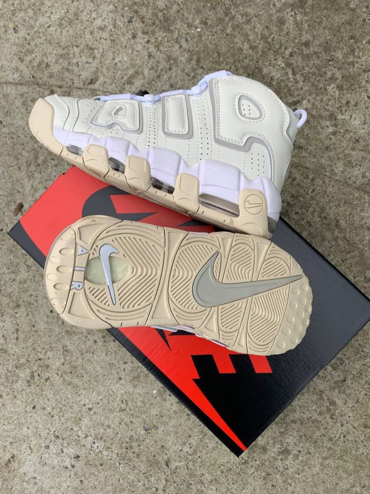 Buty Nike Air More Uptempo beige damskie