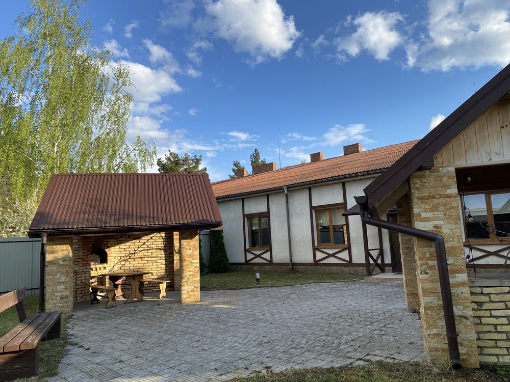 Затишний будинок в Світязі з BBQ-зоною, іграми та озером поруч