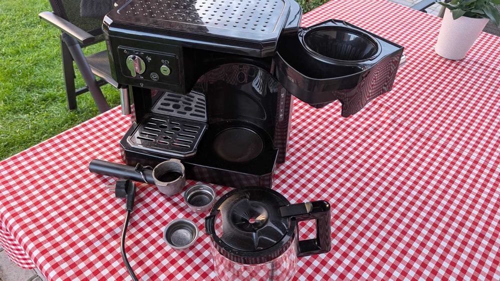 ekspres ciśnieniowy kolbowy DeLonghi BCO410