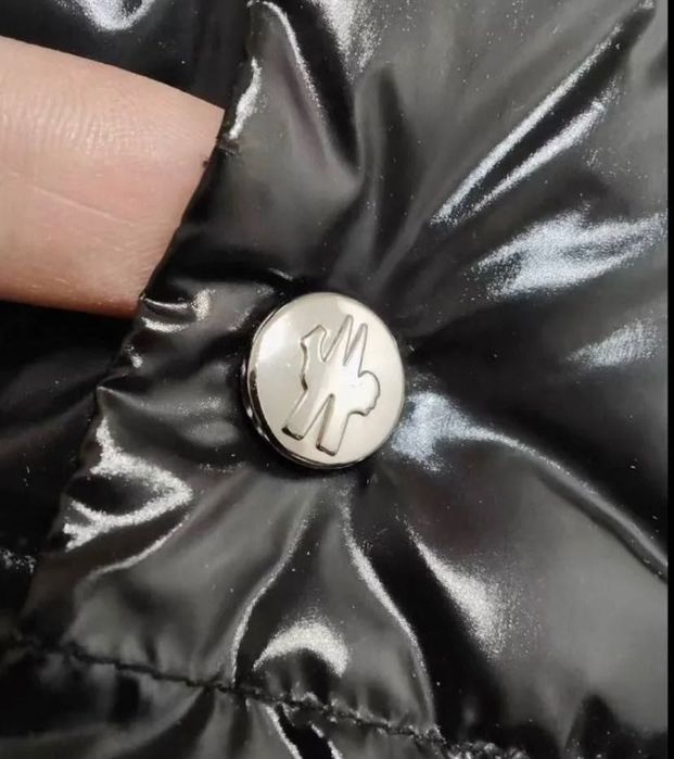 Пуховик Moncler Valentino