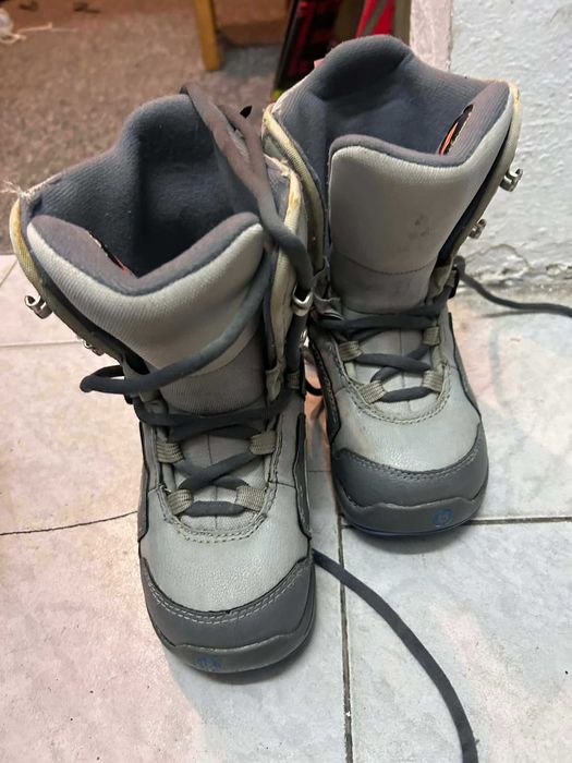 Buty snowboardowe sznurowane- Burton- r.33/Sklep-Serwis