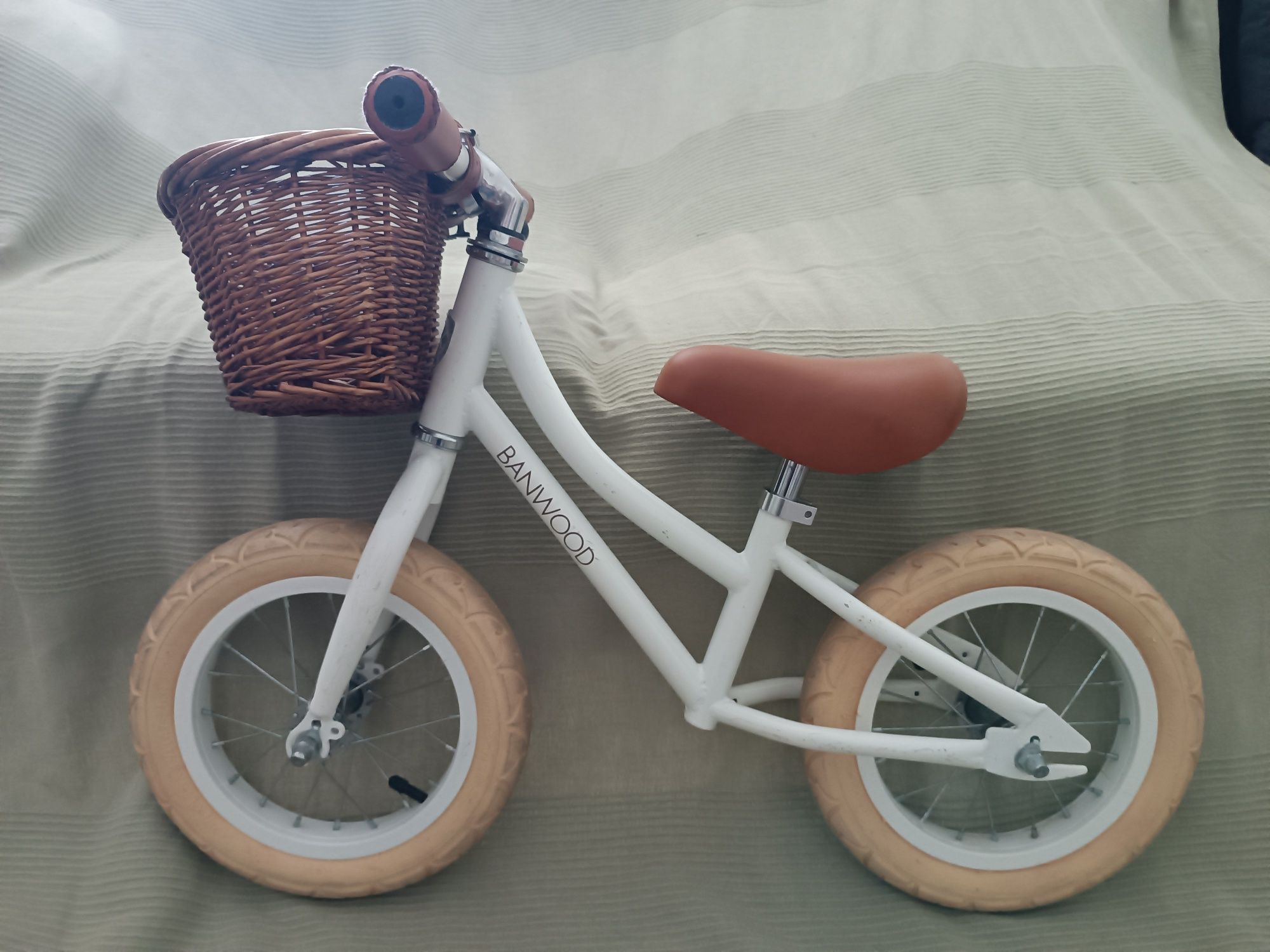 Banwood - Bicicleta de Equilíbrio First Go