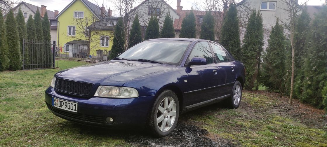 Audi A4B5 super stan gas 1.6 benzyna pierwsza rejestracja 2000 rok.