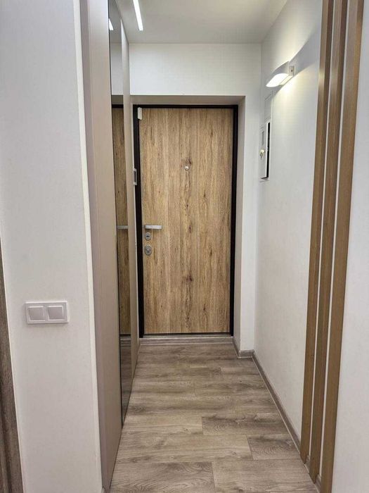 Продам 3к квартиру с ремонтом и мебелью/Титова /Чечеловский