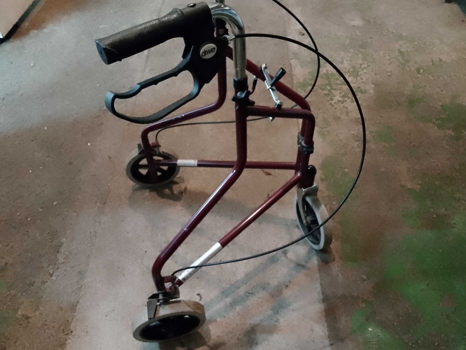 Продам ходунки Ролатор для взрослых.