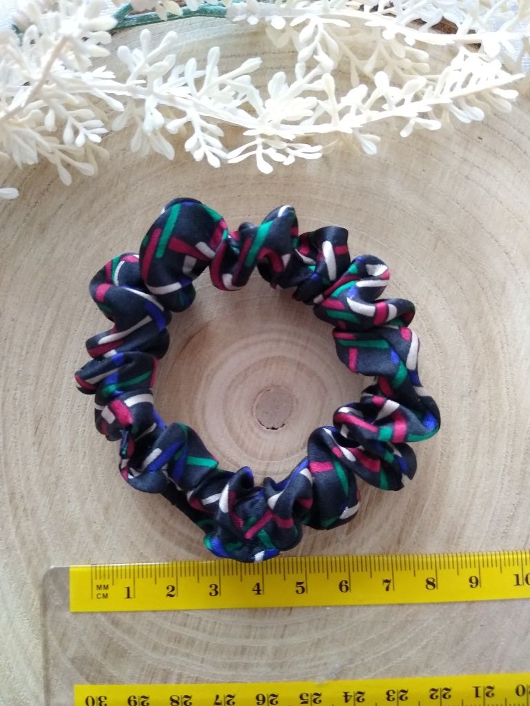 Nowa jedwabna gumka scrunchie