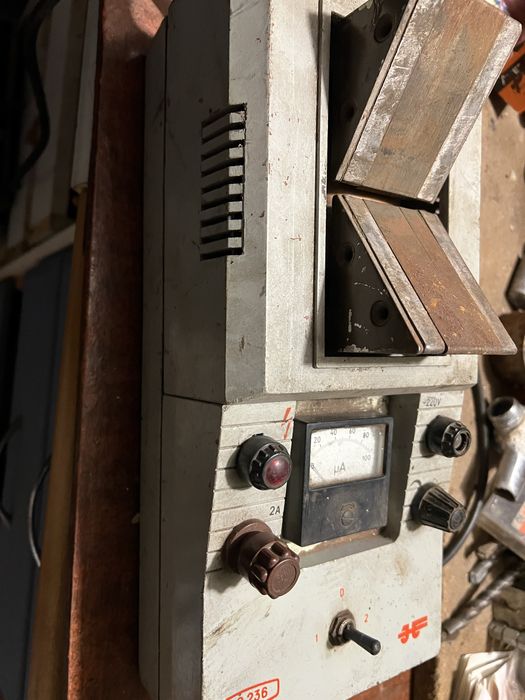 Пристрій для повірки стартерів авто, якорів