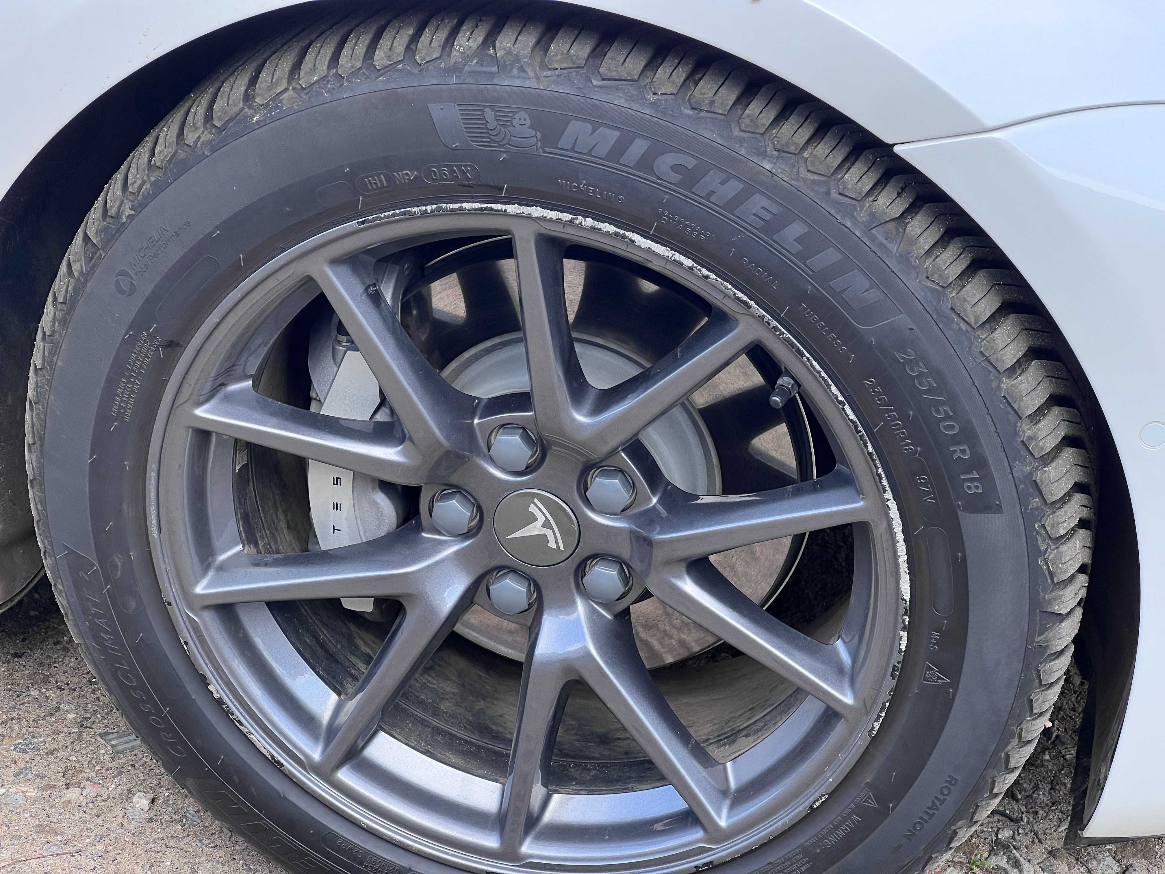 Ковпаки колпаки Tesla model 3 r18 нові