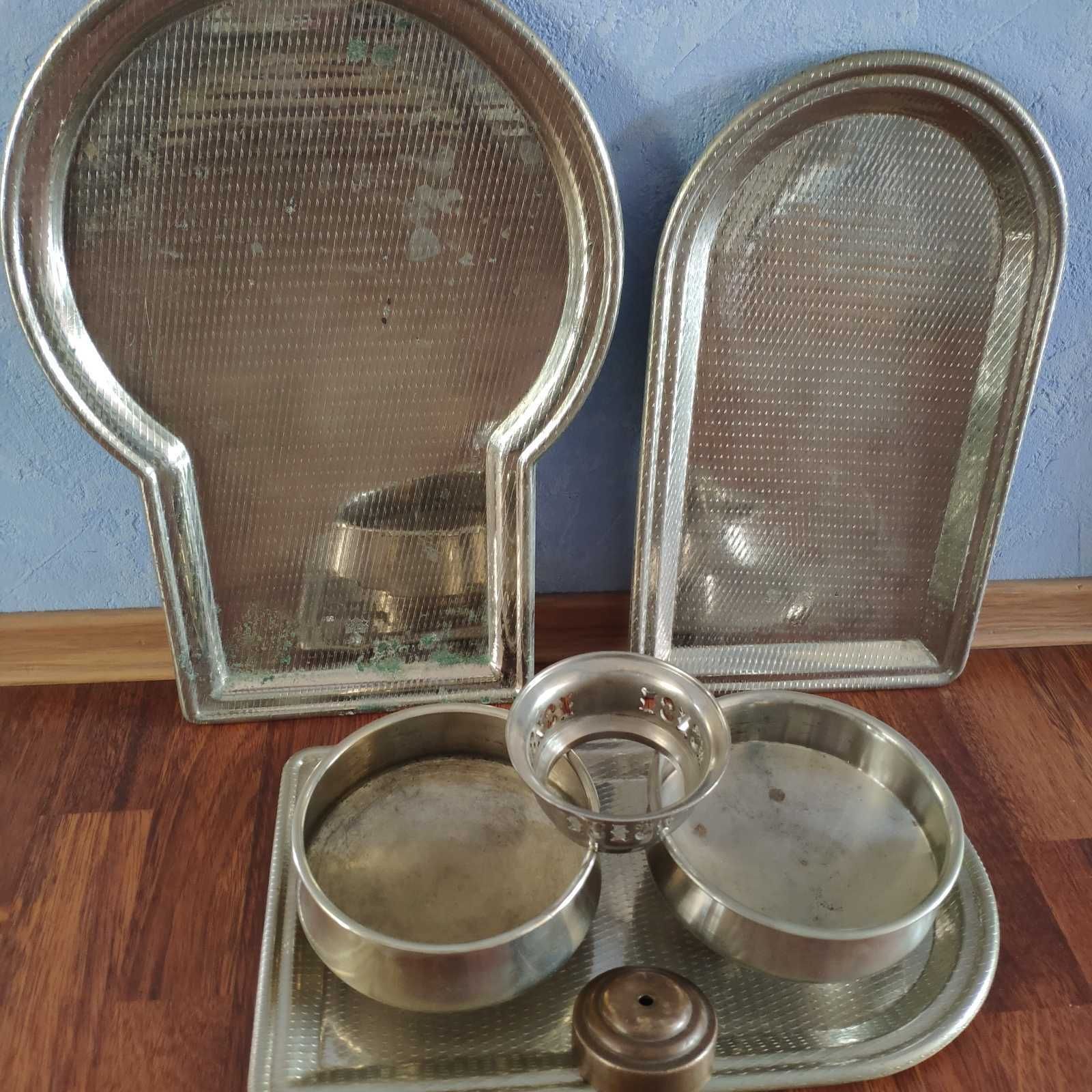 Продам! Чайники ,  заварники , подносы