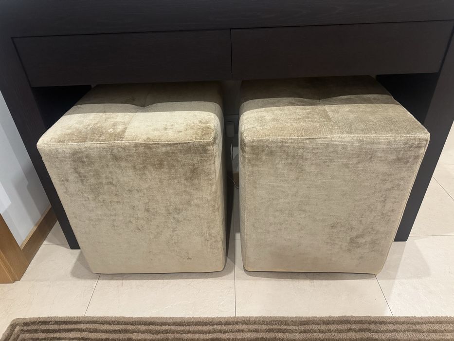 Vendo 2 puff em Veludo