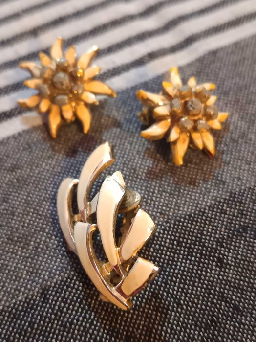 Par de Brincos Flor + Oferta - Ref.: B-30