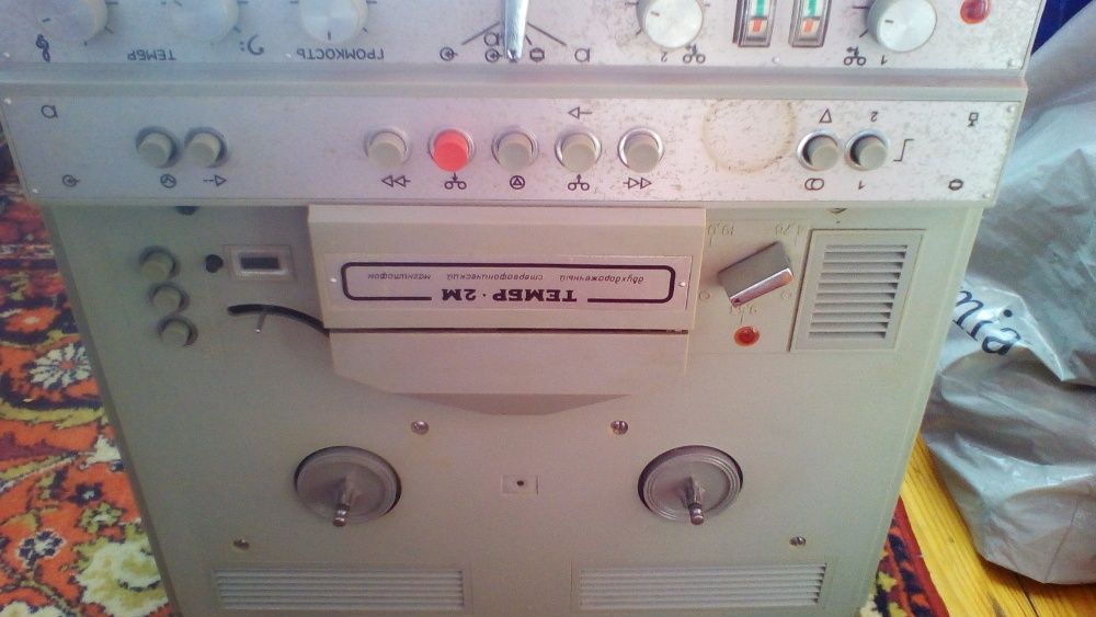 Стереофонический магнитофон "Тембр-2М"