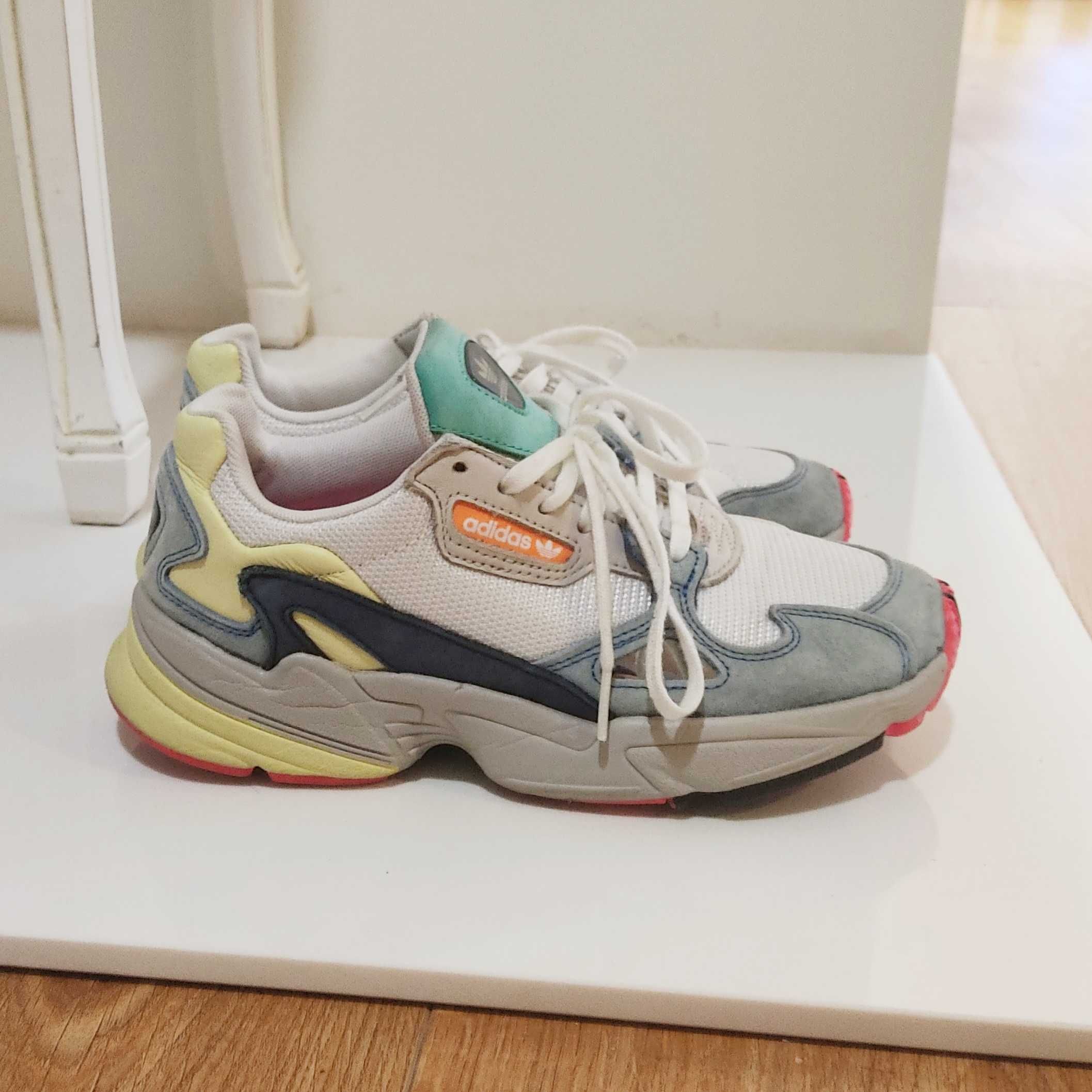Sapatilhas Adidas (nº37 1/3)